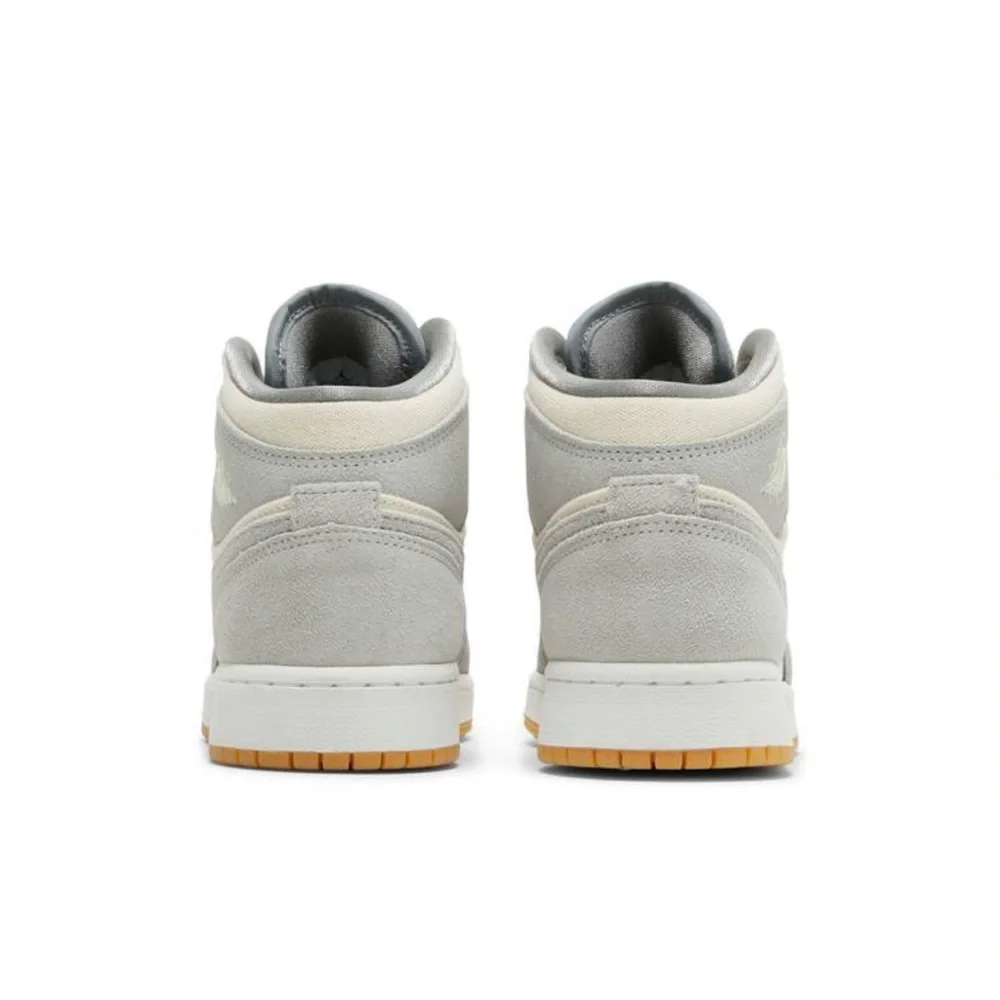 New Air Jordan 1 Mid SE GS - Picture 5 of 7